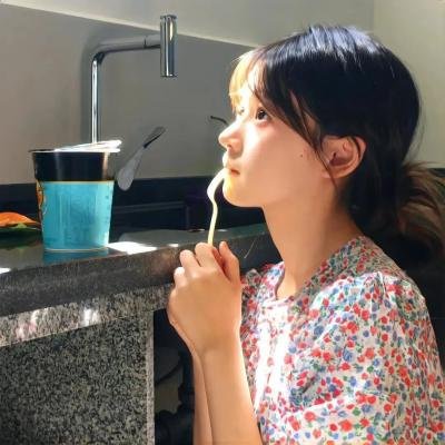 湖边散步